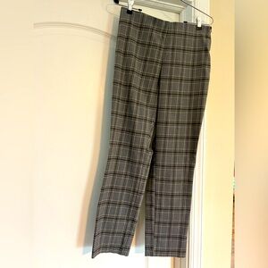 Grey Nine West plaid pattern skinny zip up pant.
